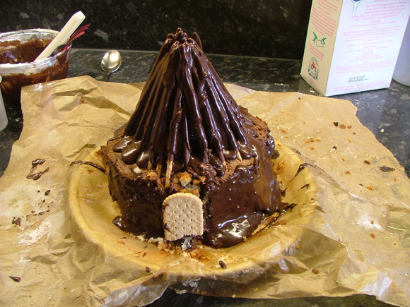 Iron-Age-Roundhouse-Cake