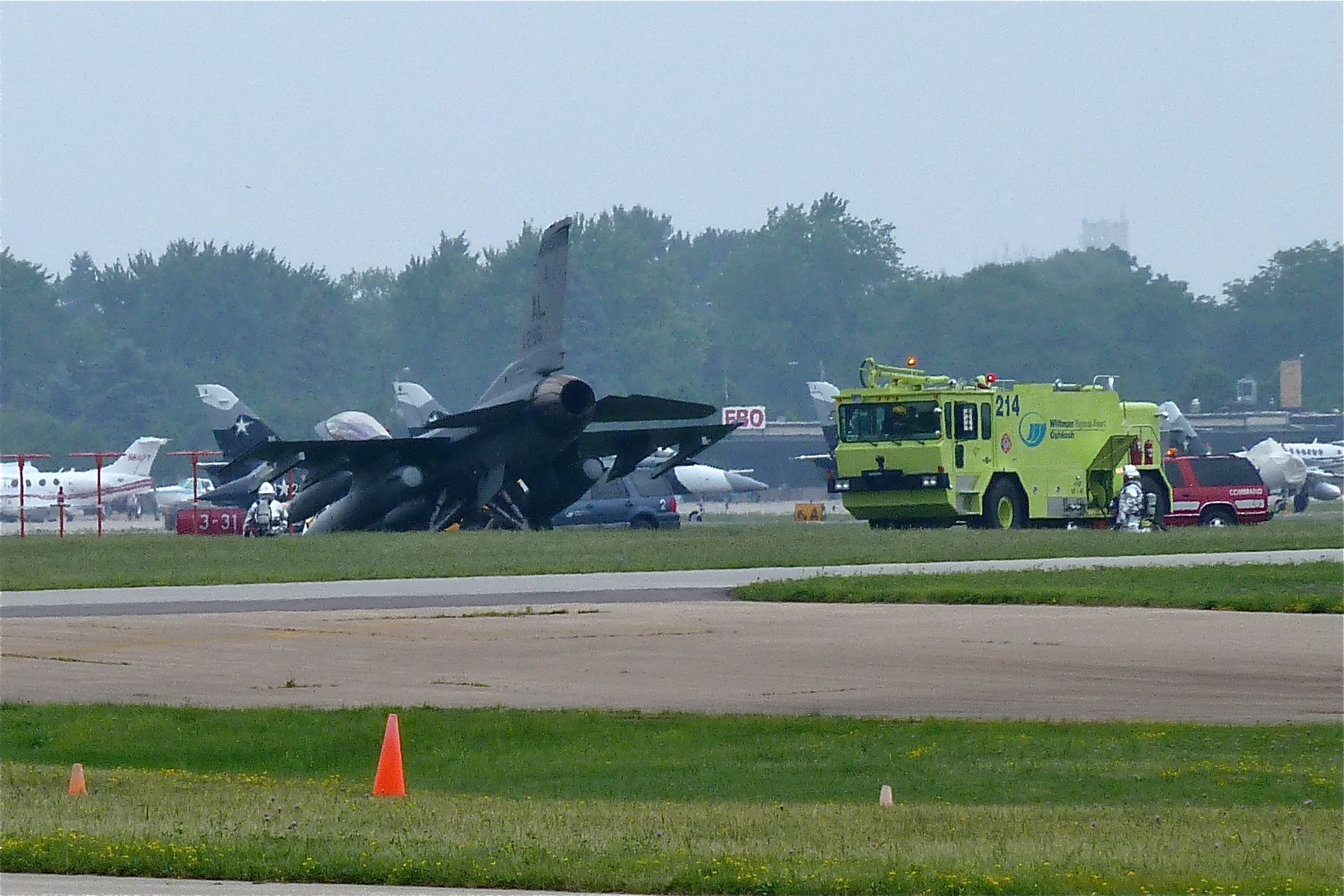 Jet fighter crashes after running off end of runway at Oshkosh Airshow